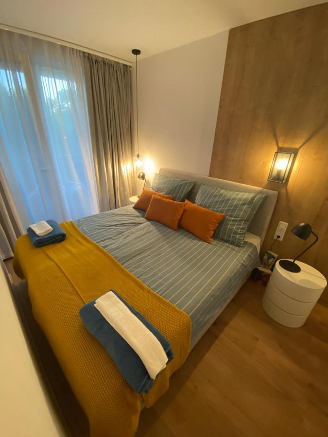 Bonnie-Premium Lelle Waterfront Private Apartment バラトンレッレ エクステリア 写真