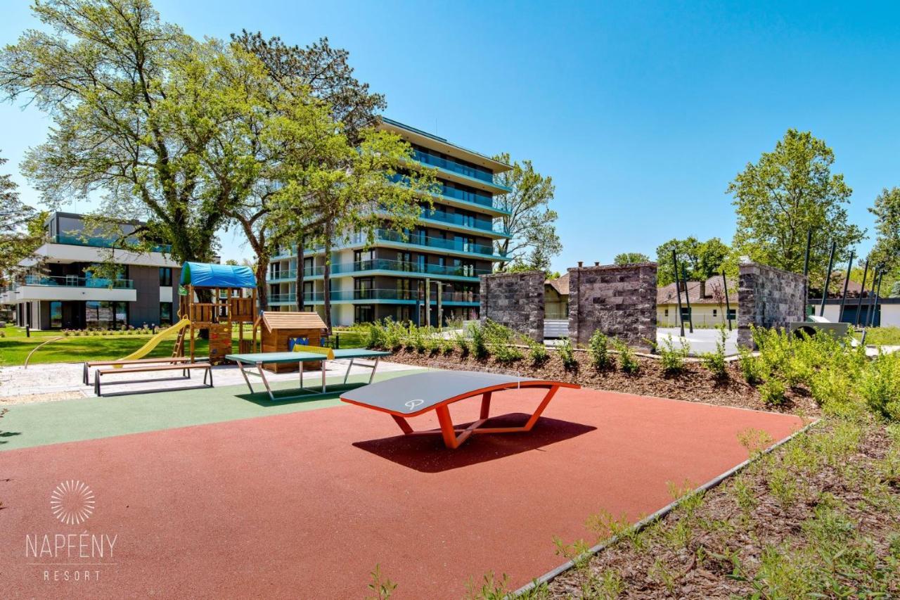 Bonnie-Premium Lelle Waterfront Private Apartment バラトンレッレ エクステリア 写真